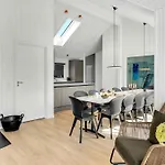 Semesterbostad 5 Star In *