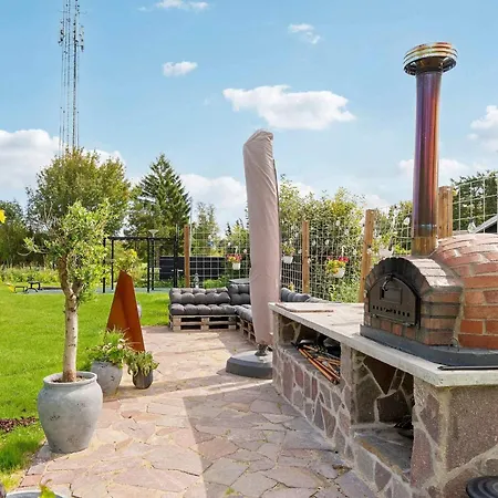 5 Star In Ferienhaus Dronningmølle